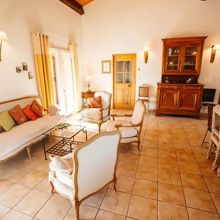 Les De Perret Villa Joyeuse