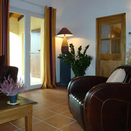 Villa Les De Perret Joyeuse